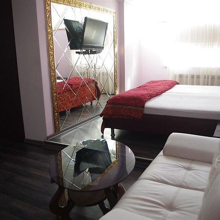 Emperum Nelson Hotel Кишинів Екстер'єр фото
