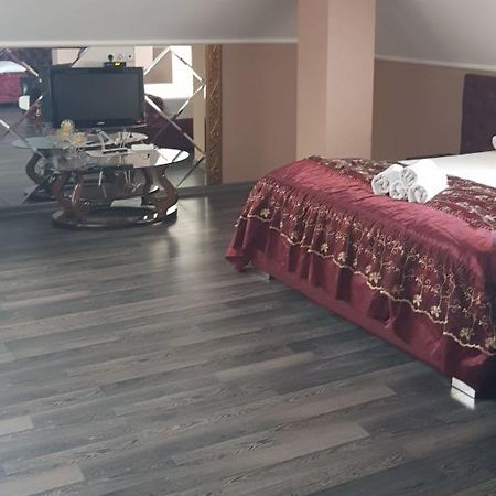 Emperum Nelson Hotel Кишинів Екстер'єр фото