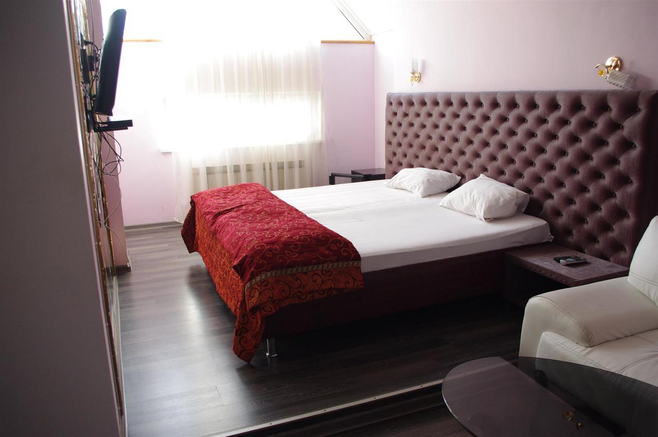 Emperum Nelson Hotel Кишинів Екстер'єр фото