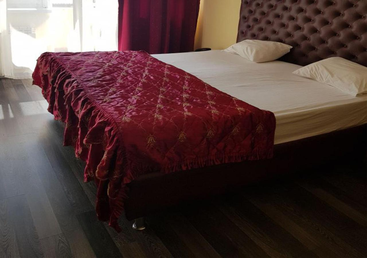 Emperum Nelson Hotel Кишинів Екстер'єр фото