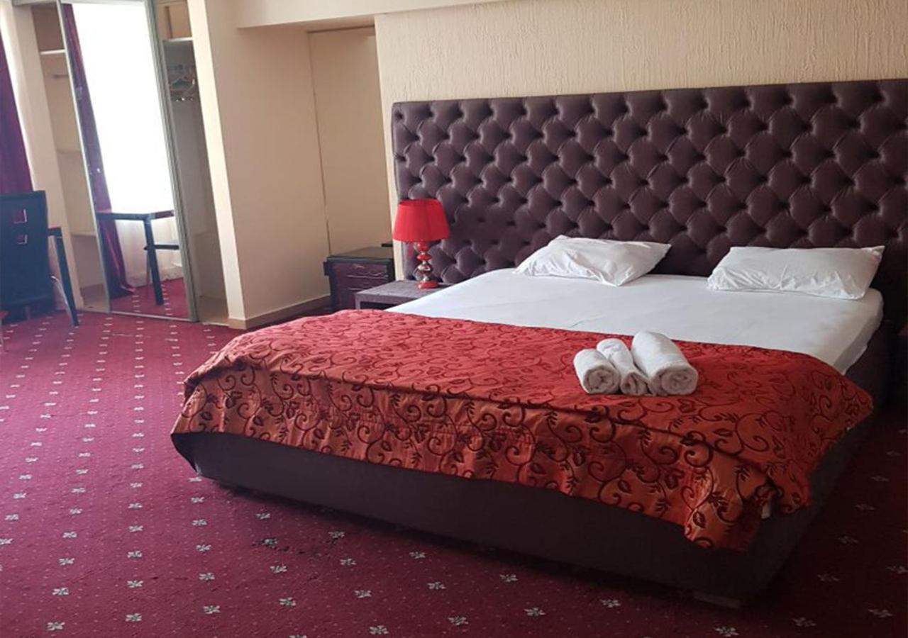 Emperum Nelson Hotel Кишинів Екстер'єр фото