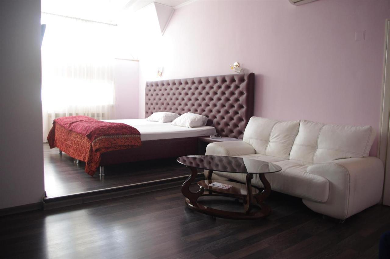 Emperum Nelson Hotel Кишинів Екстер'єр фото