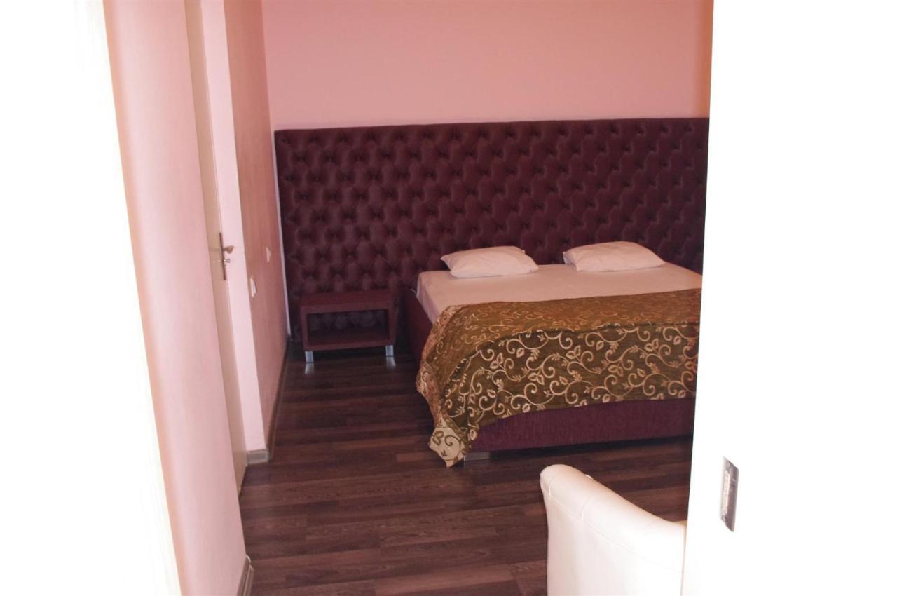 Emperum Nelson Hotel Кишинів Екстер'єр фото