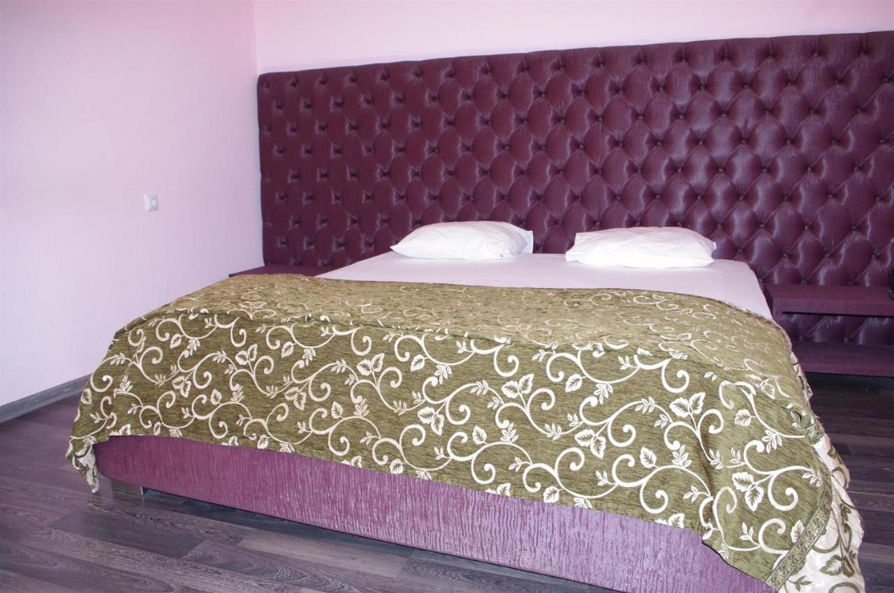 Emperum Nelson Hotel Кишинів Екстер'єр фото