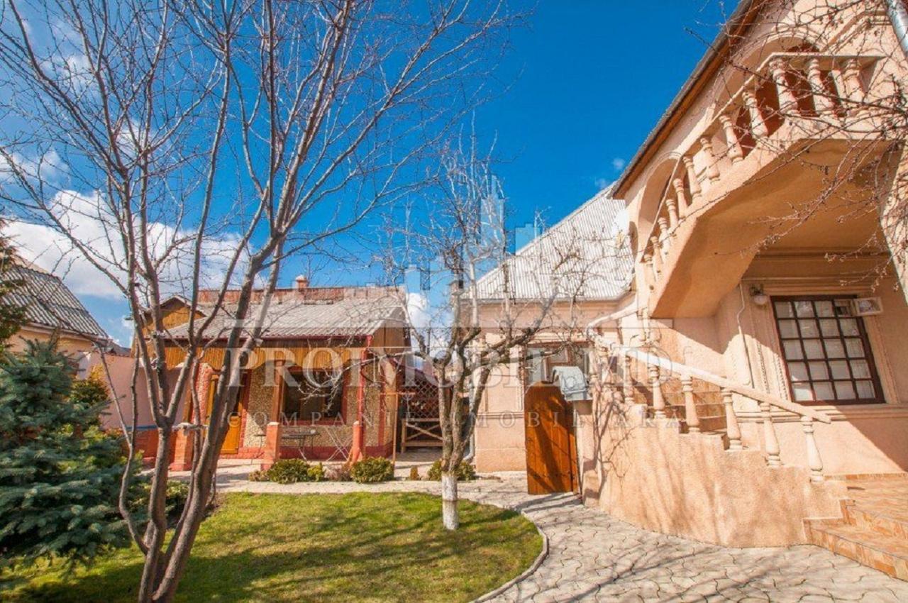 Emperum Nelson Hotel Кишинів Екстер'єр фото
